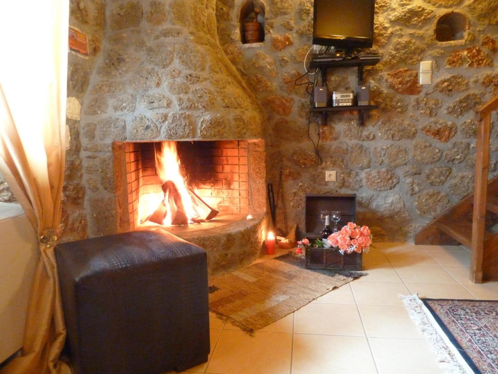 Theasis Suites-Ορεινή Φιλοξενία Kato Sinikia Trikalon Exterior photo