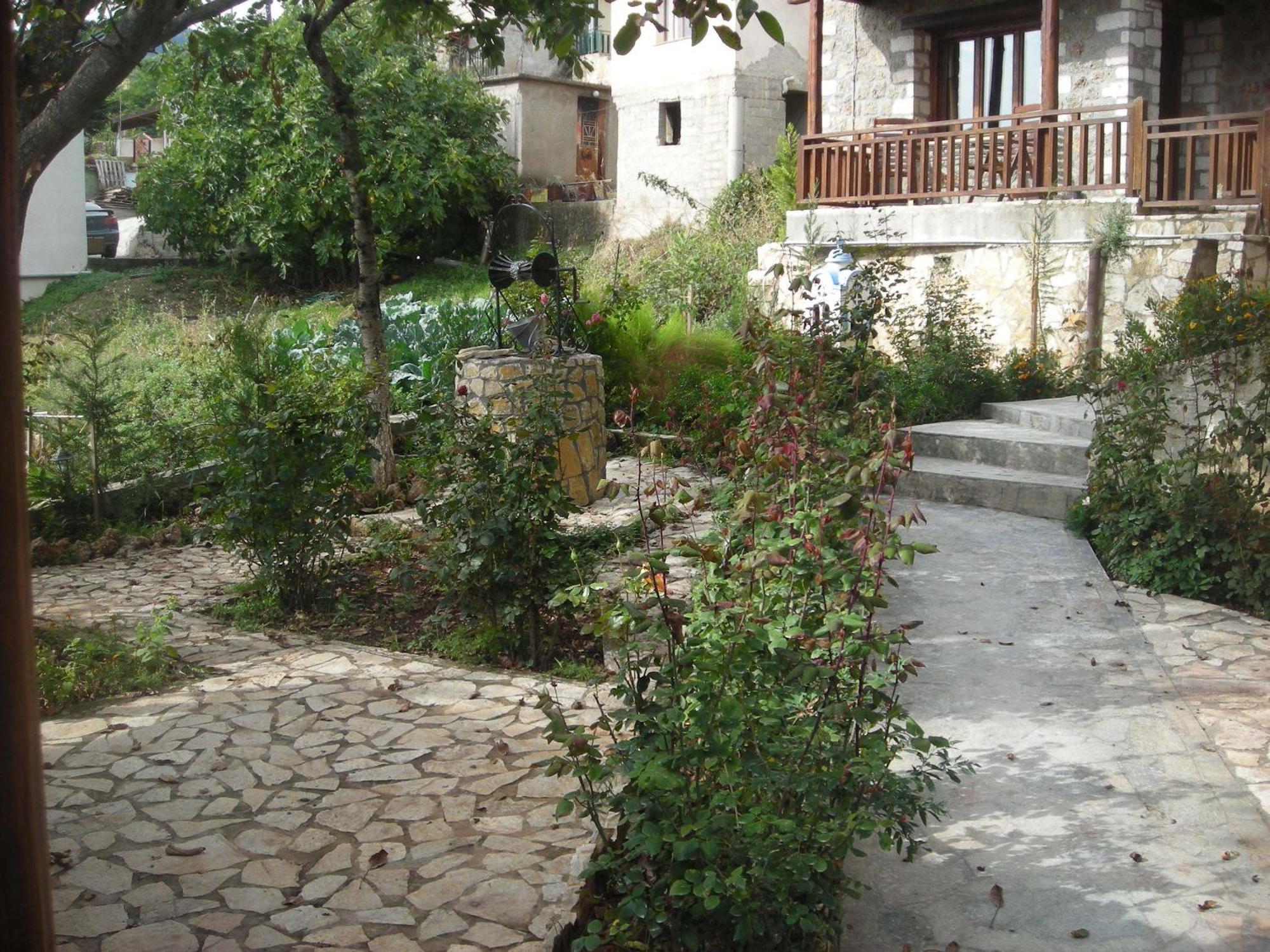 Theasis Suites-Ορεινή Φιλοξενία Kato Sinikia Trikalon Exterior photo