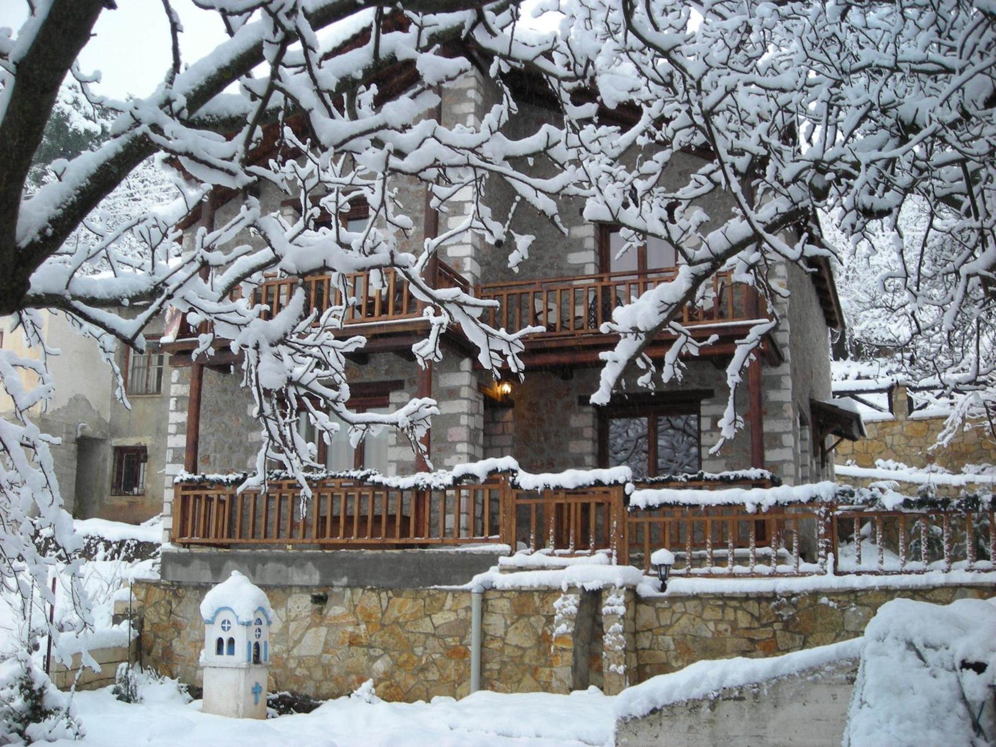 Theasis Suites-Ορεινή Φιλοξενία Kato Sinikia Trikalon Exterior photo